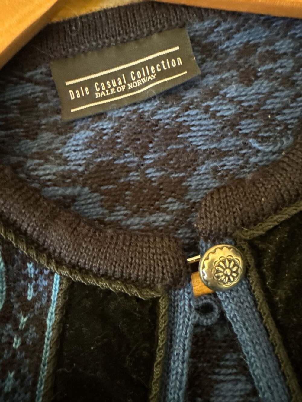 Dale of Norway Vintage 100% Pure New Wool Norwegian Sweater Blue Black Pattern S